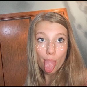 Meet your Posher, Olivia